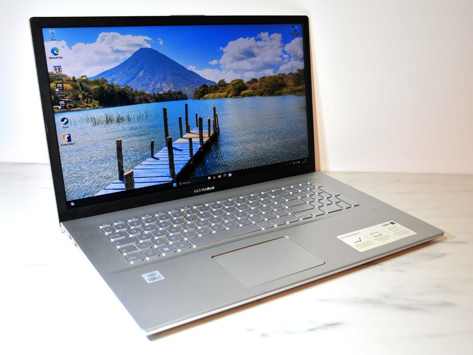 Asus Vivobook 17 Core i7 10Th  Gaming  SSD GTAV CS2 Fortnite
