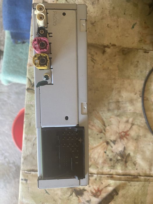 Продам штатну автомагнітолу на гольф 7