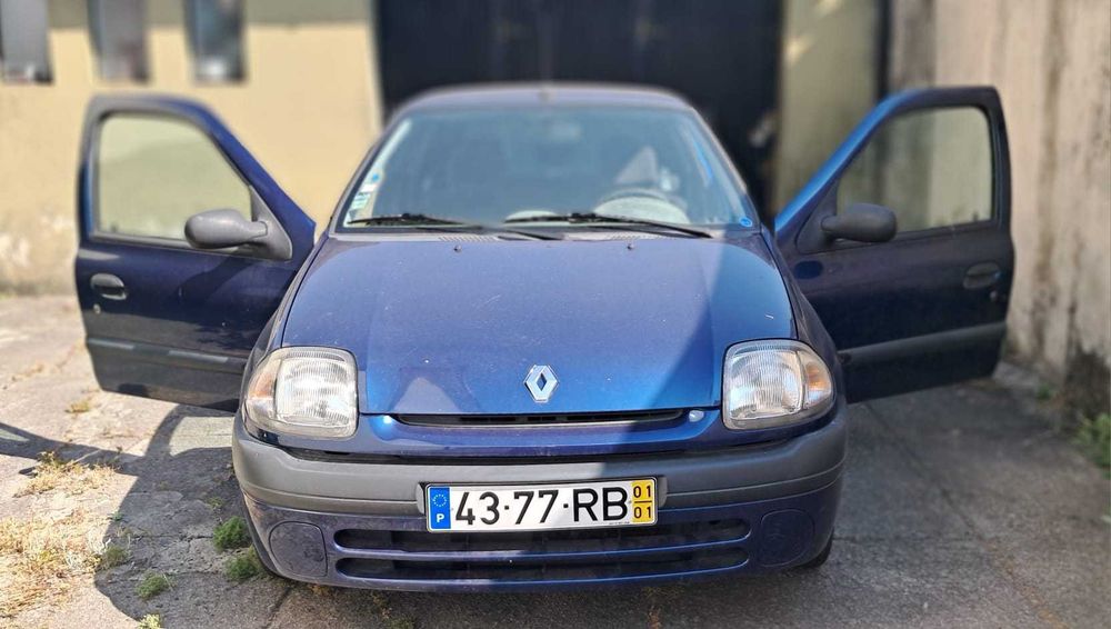 Renault Clio 1.2 RN - Poucos kms