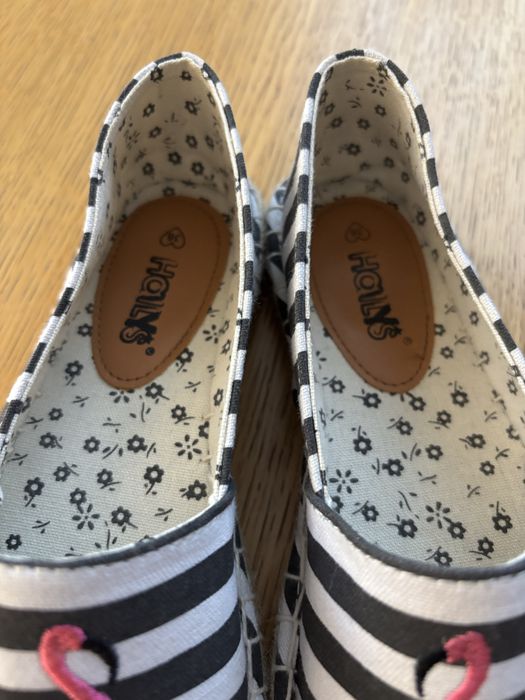 Espadryle Hailys w czarno-białe paski z haftowanym flamingiem rozm 36