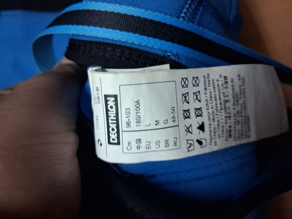 Fato de metgulho para surf atividades em agua fria