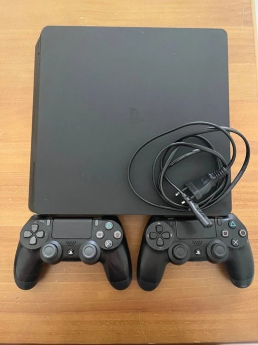Playstation4  de 500Gb com dois comandos