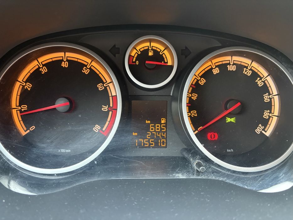 Opel Corsa D 1.2 75 KM | 2009 | 176 tys. km | KLIMA | TEMPOMAT