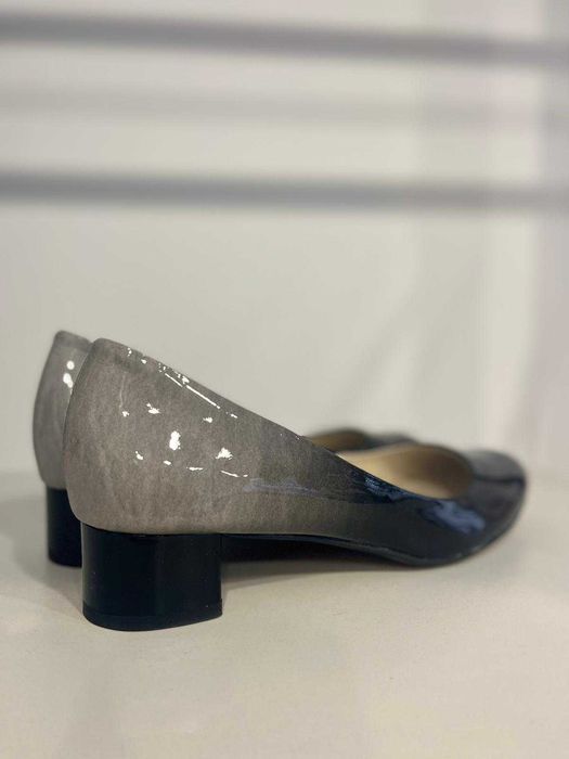 Buty damskie cieniowane.