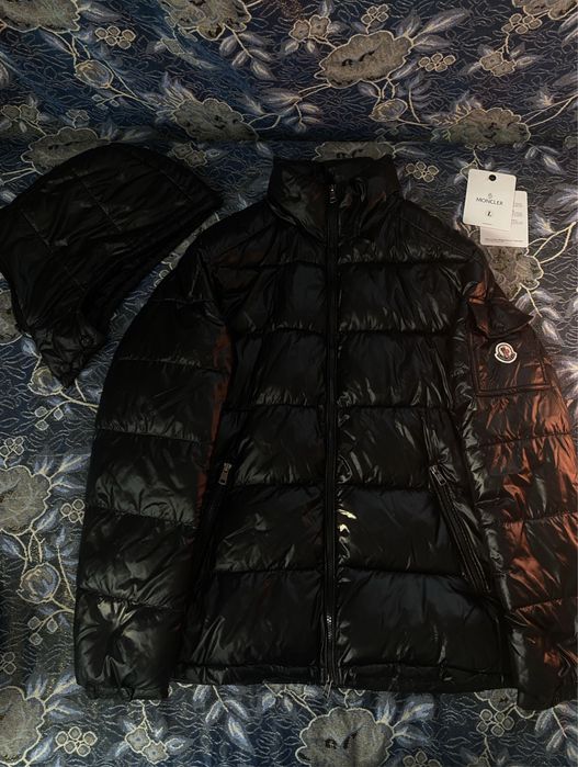 пуховик Moncler
