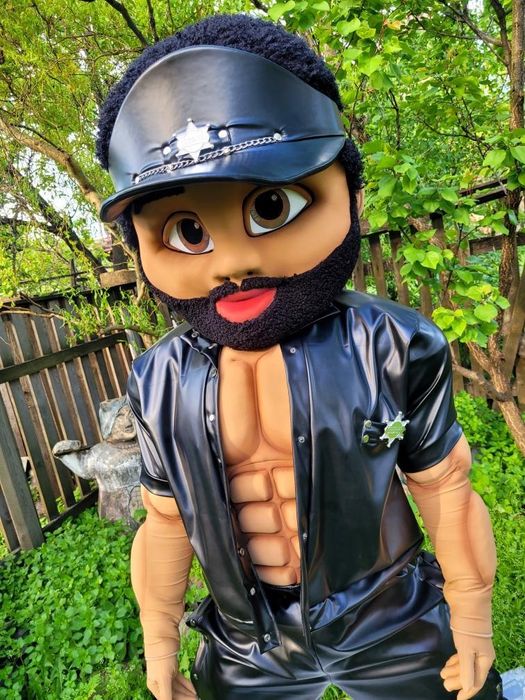 Аниматор. Ростовая кукла поздравит с праздником.