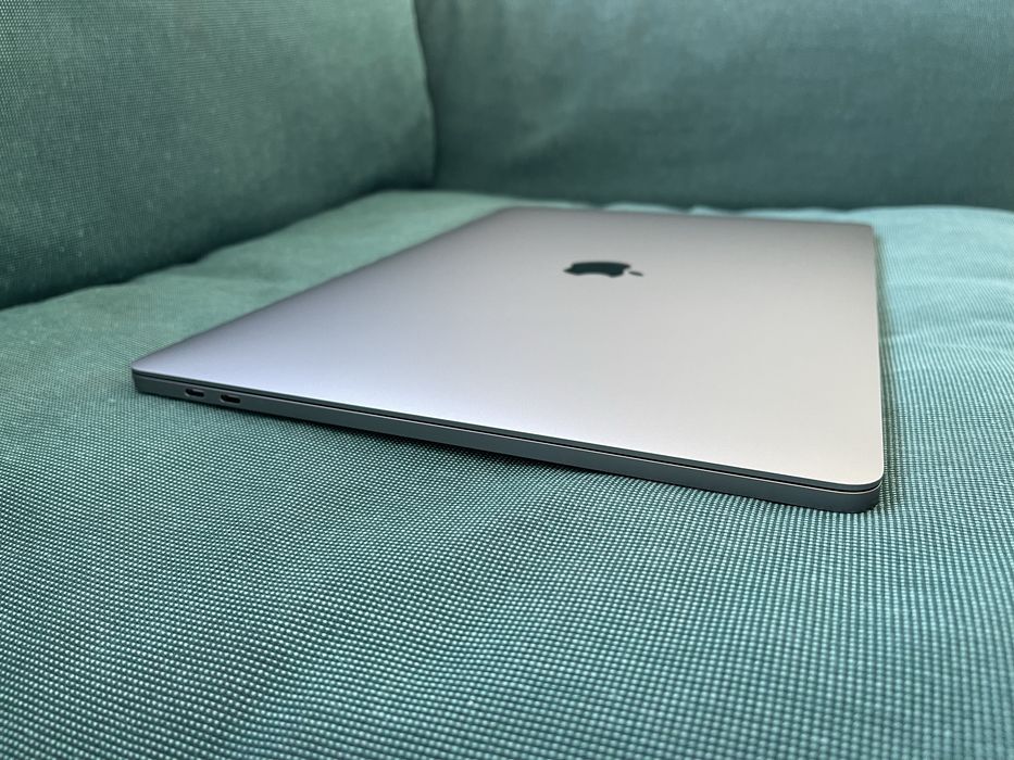 Продаю Mac Book Pro 16gb 512 gb