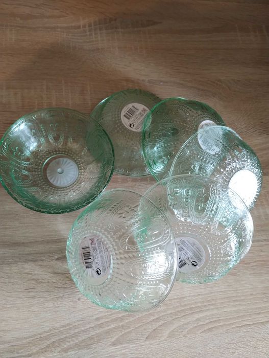 Nowe, szklane miseczki 6 sztuk