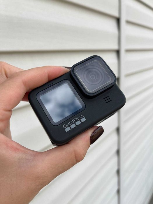 Екшн-камера GoPro Hero 9 із зарядною станцією