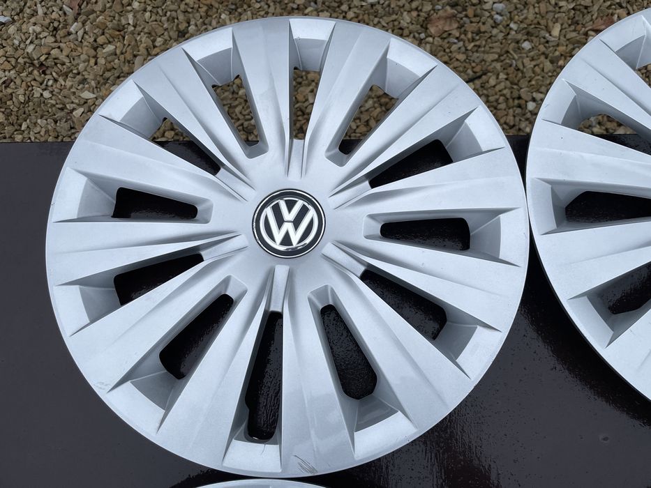 Fabryczne kołpaki VW Golf 7.