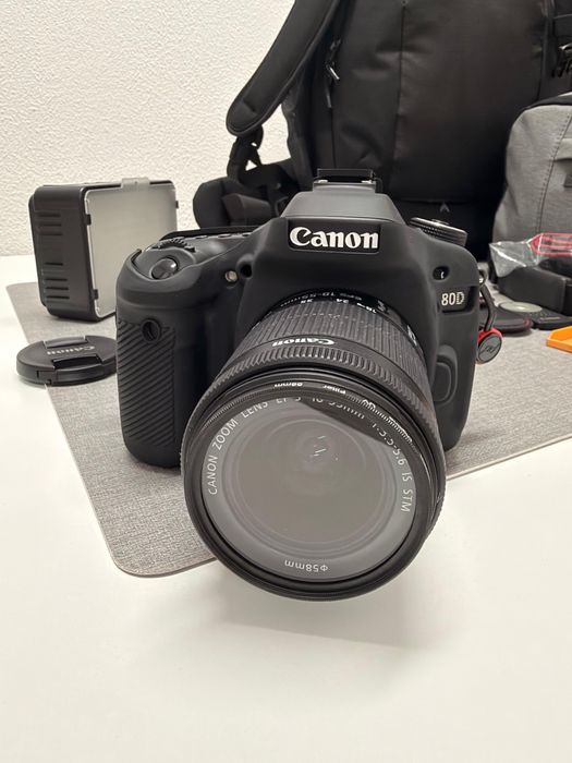 Canon EOS 80D + Objetiva 18-55 mm + Comando Original Canon