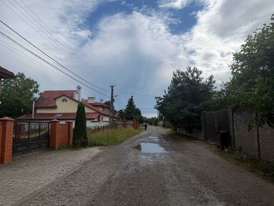 Продаж земельної ділянки у Брюховичах по вул. Соловіна