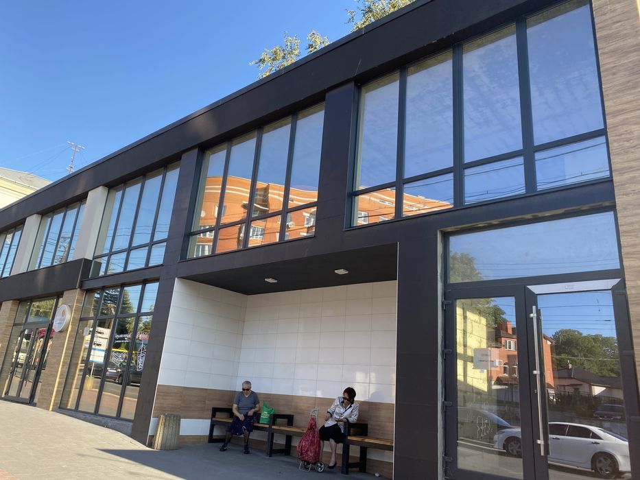 Оренда комерційного приміщення на Проспекті Степана Бандери 12А.