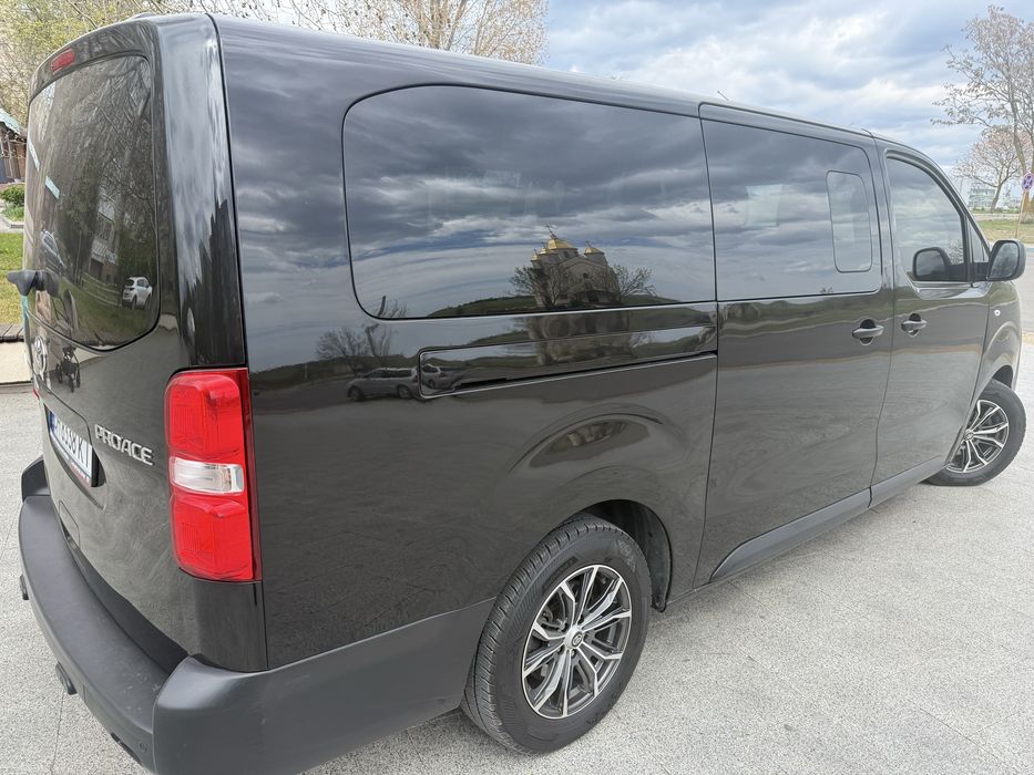 Toyota proase пасажир