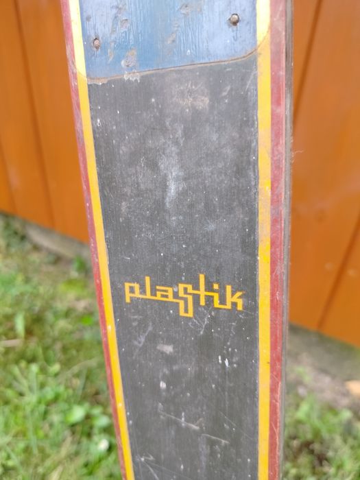 Stare antyczne narty