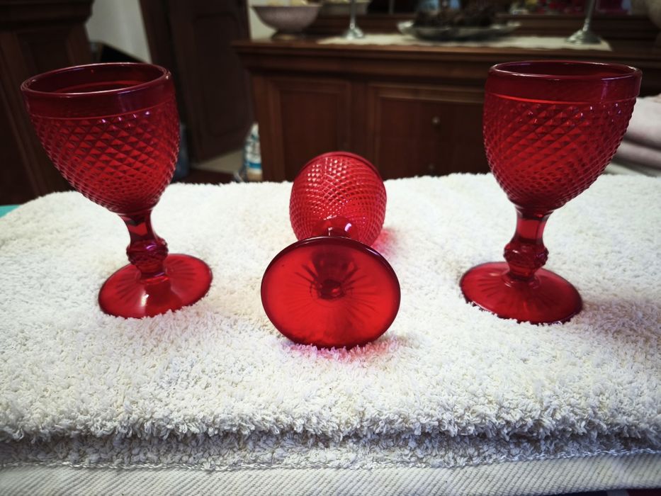 Copos de água em vermelho Novos