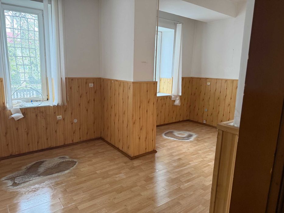 Продається нерухомість (квартира з власною терасою)