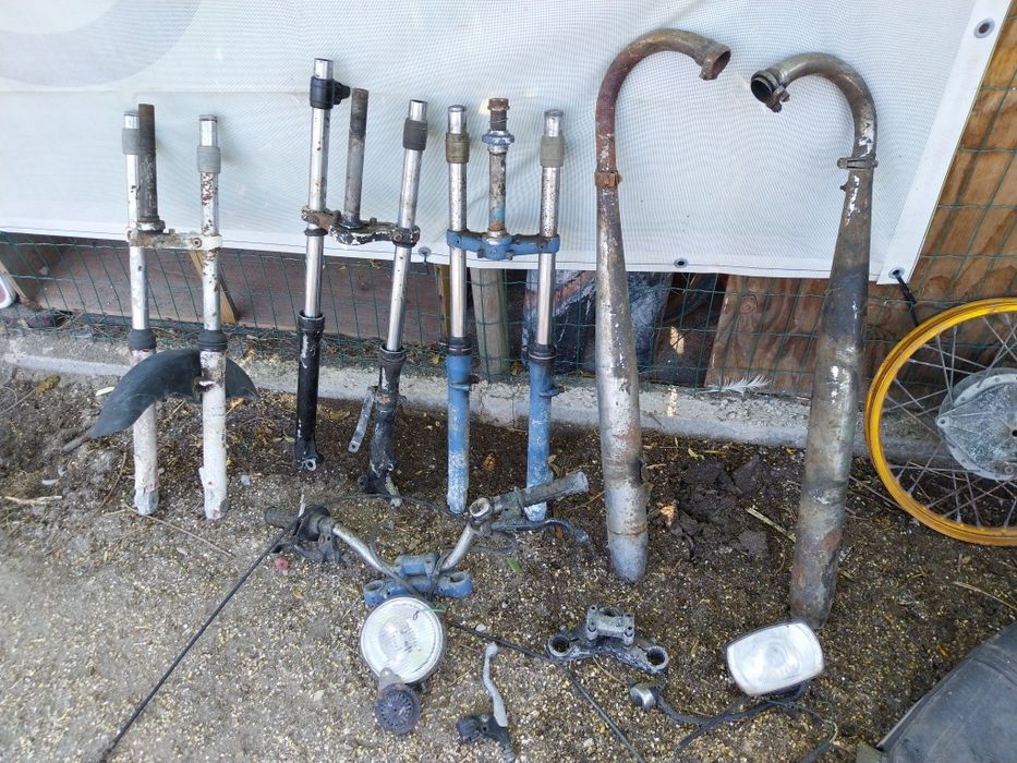 Lote de peças antigas de motorizada.