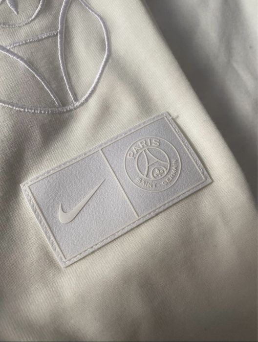 nowe nigdy nie noszone dresy nike