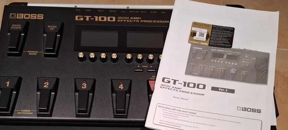 BOSS GT100 pré AMP e processador de efeitos+ alimentador