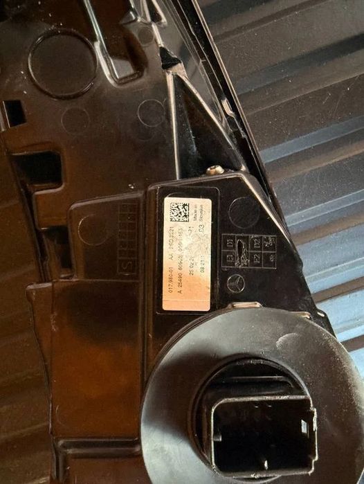 Lampa tylna komplet Mercedes-Benz E W214 (2024)