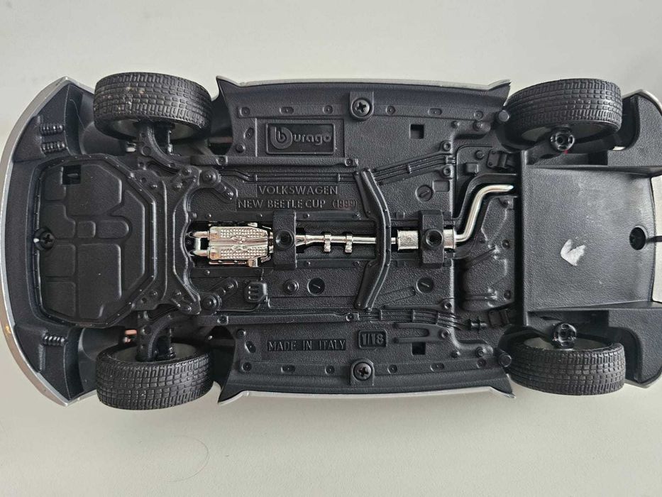 Bburago Italy 1/18 - Volkswagen New Beetle Cup (1999)