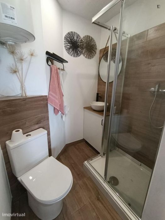 Estúdio - localizado em Alta de Santa Clara Coimbra