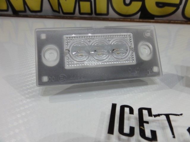 Suporte De Lâmpada De Matricula Com Led Branco Audi A4/S4/RS4 avant 1999-2001, A3 8L 01-03