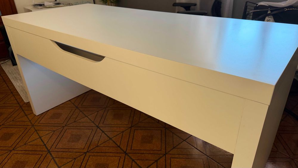 [VENDO] Secretária IKEA MALM Branca | Painel Extraível | Excelente Estado