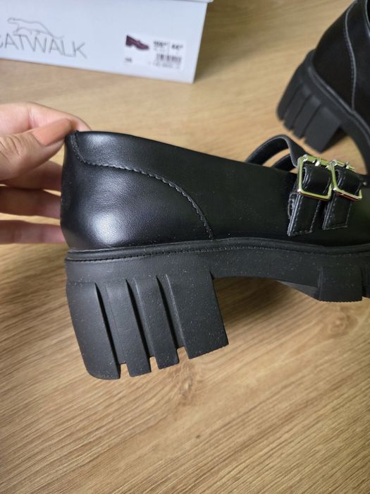 Nowe mary jane na grubym obcasie