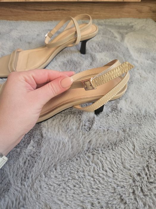 Босоніжки, шкіряні, 36 розмір