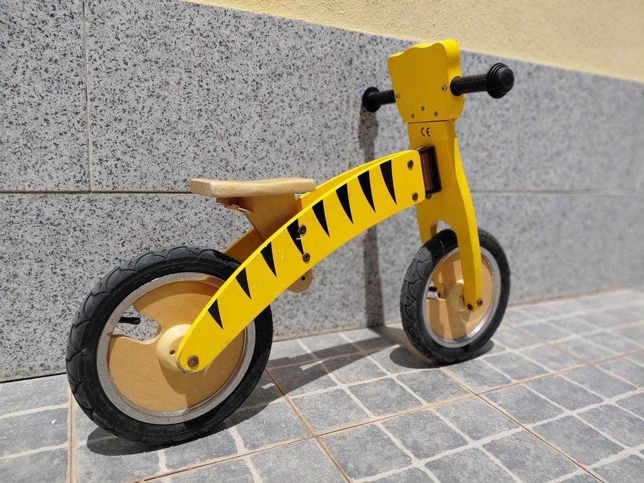 Vende-se bicicleta de aprendizagem (sem pedais)