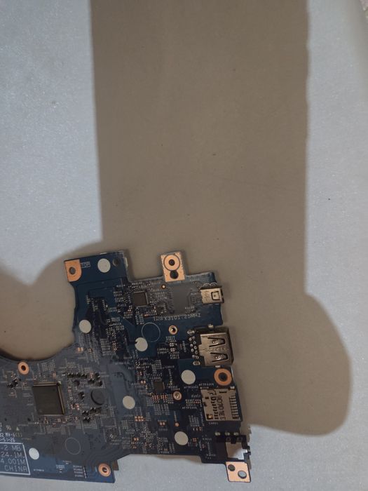 Sprzedam płytę główną + i5 gen 8 do laptopa Lenovo L390