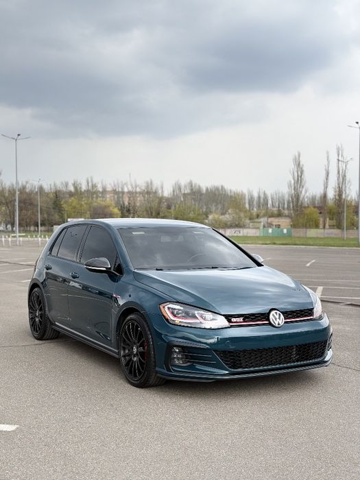 Volkswagen Golf GTI