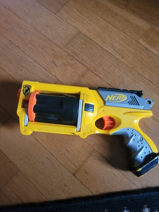 Автомати  Nerf пістолети