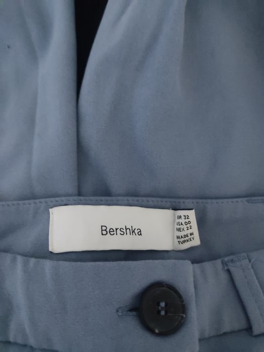 Штани сині Bershka розмір 32 ,гарної якості