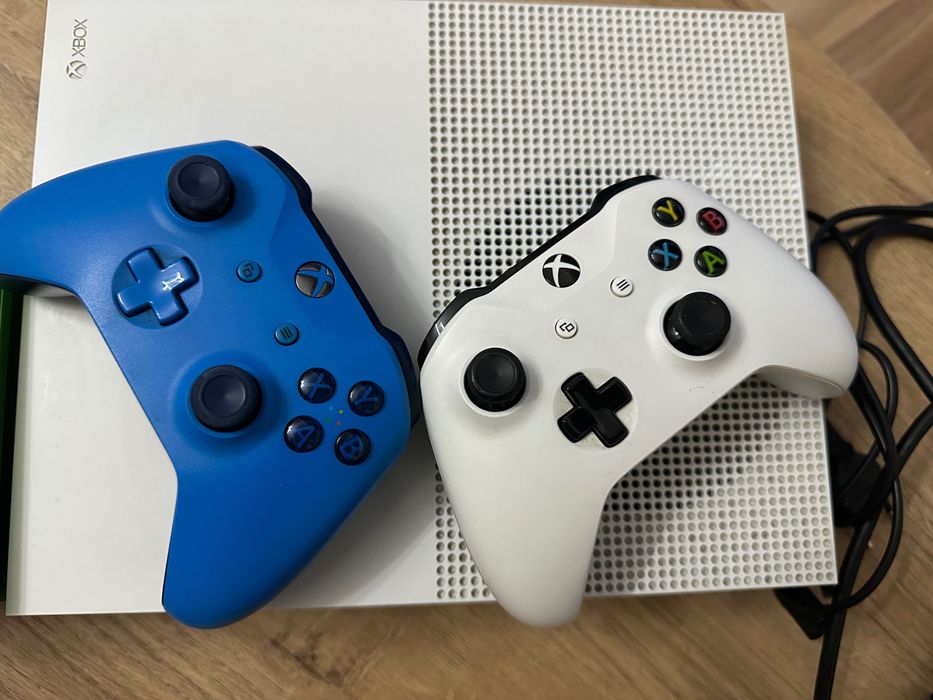 Konsola Xbox one s z zestawem