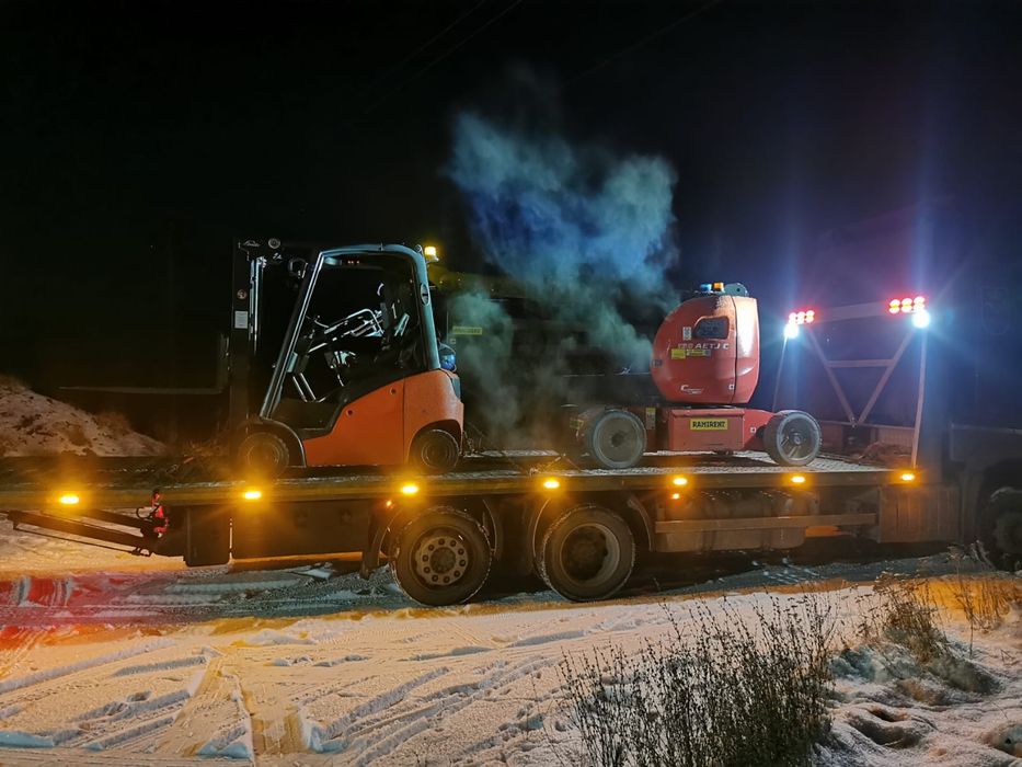 POMOC DROGOWA 24/7 transport samochodów i maszyn do 15T LAWETA