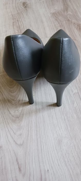 Szare eleganckie szpilki rozm.38