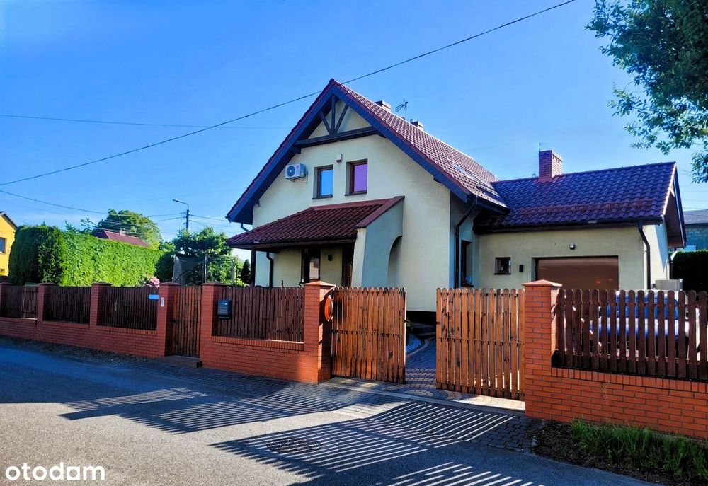Dom z garażem 179m2, 1256m2 działka, Klimatyzowany. Fotowoltaika.