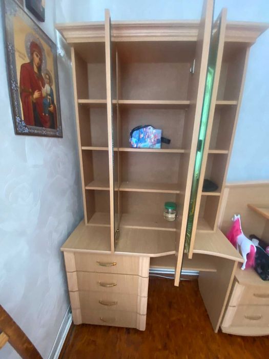 Продам спальний гарнітур