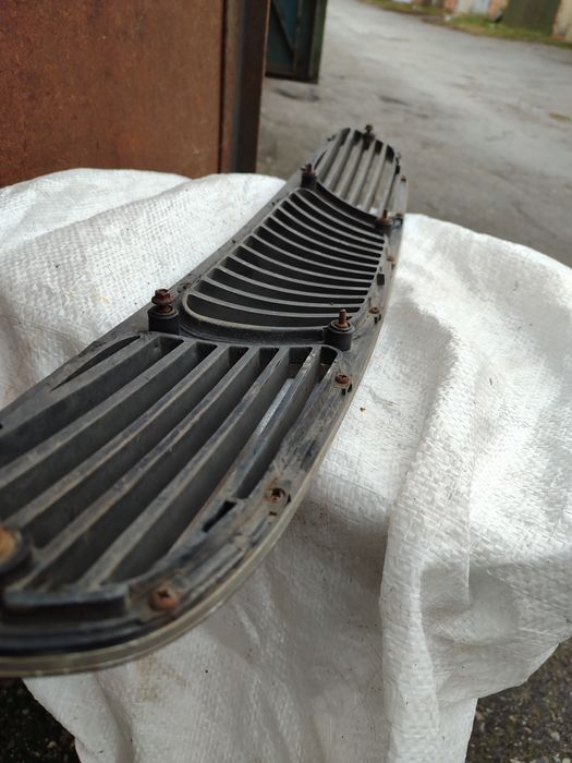 Решітка радіатора Daewoo Nubira 1 98-01 р.