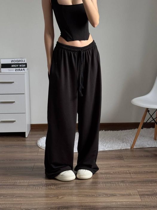 Прямі штани з затяжками знизу