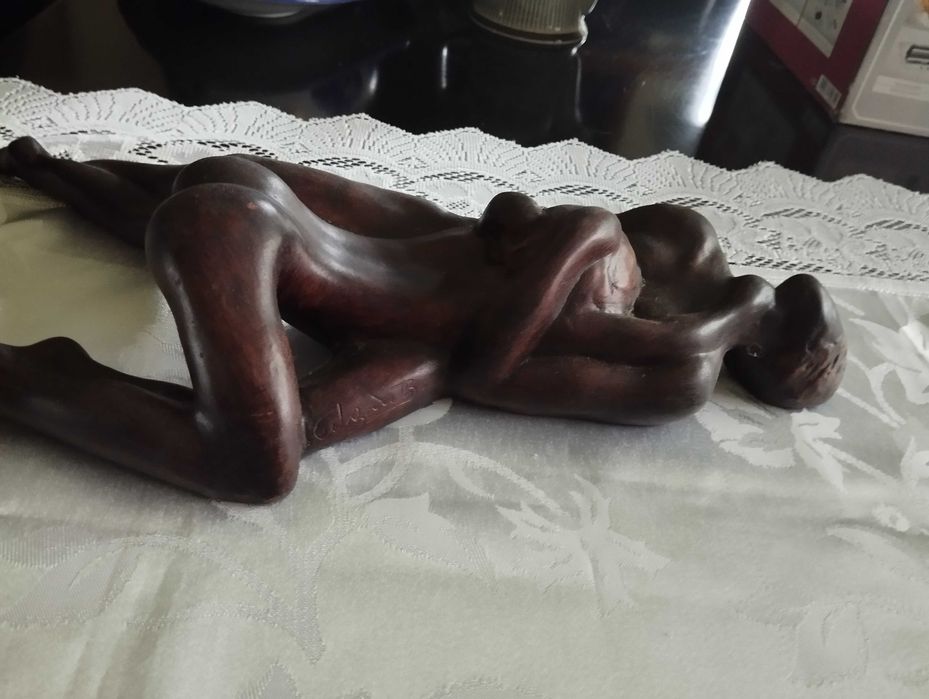 Estatueta artísticas em louça