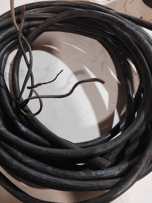 Продам кабель 380в б.у