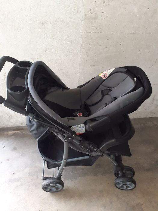 Carrinho e ovo de passeio