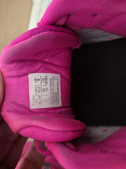 Buty damskie do biegania Asics GT-2000  rozmiar 40,5.