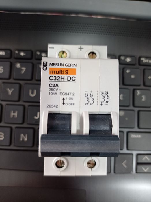 Автоматичний вимикач постійного струму Merlin Gerin multi9 C32H-DC