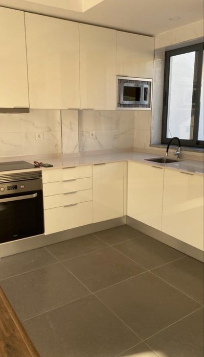 Moradia t2+1 com quintal e terraço