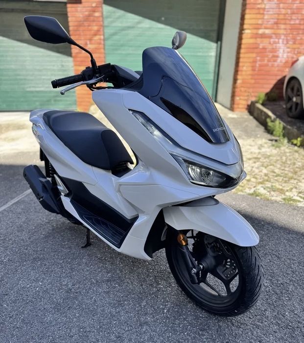 Aluguer Scooter Honda PCX 125 - 60€ / Semana (Ideal para Estafetas)
